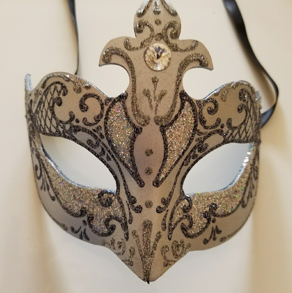 Masquerade Mask 🎭Italy - Picture 3 of 5